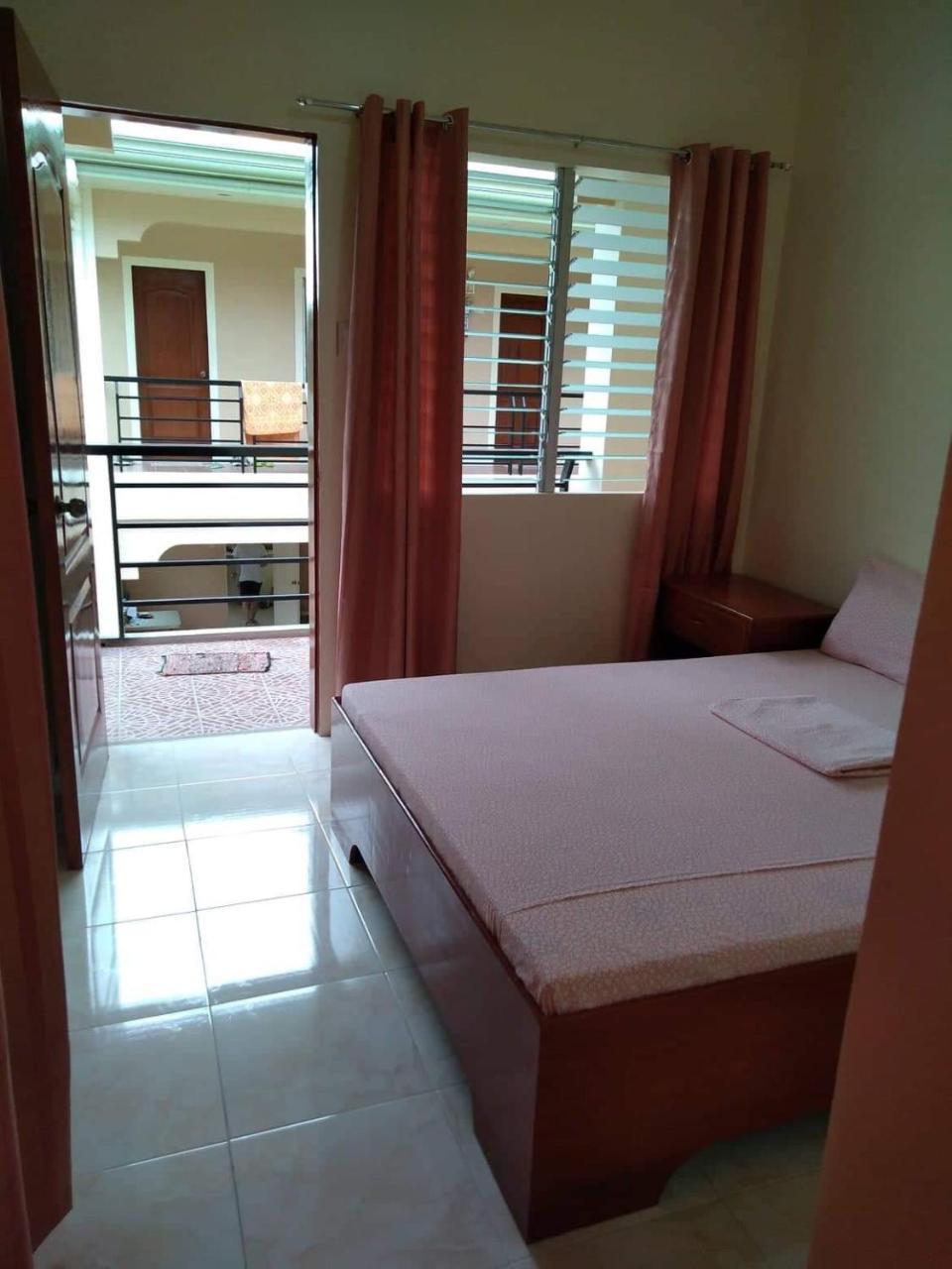 Rising Sun Pension House Oslob Esterno foto